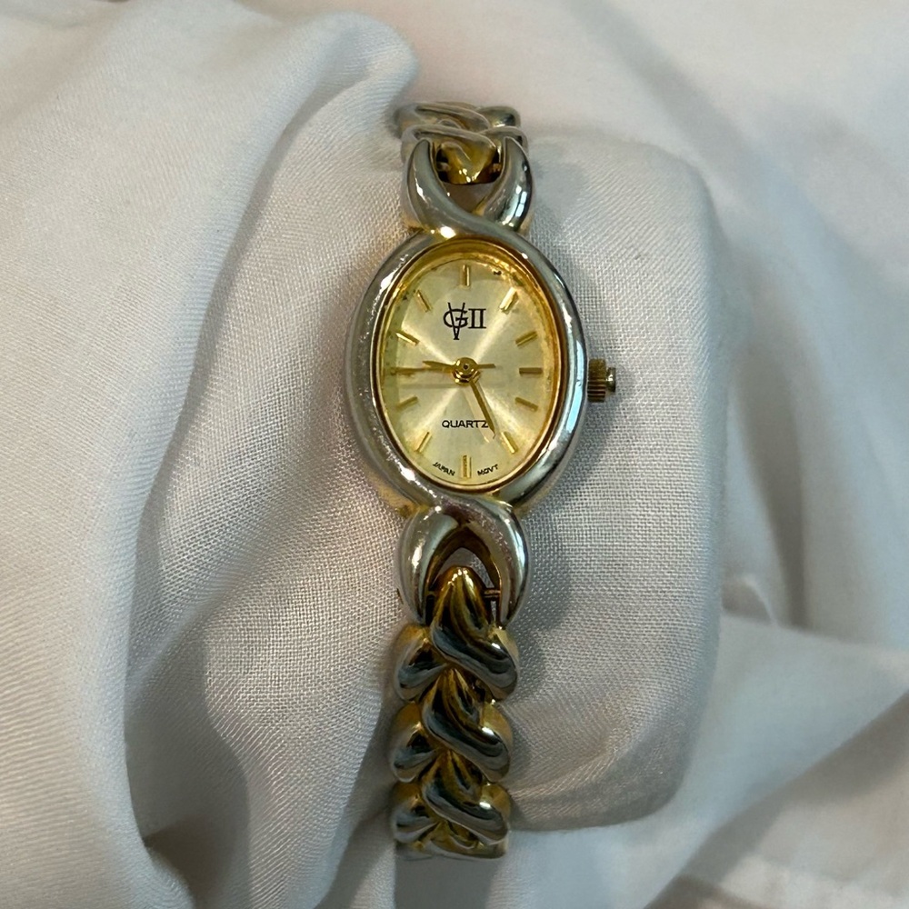 Vintage women’s watch UNTESTED 7 inch two tone